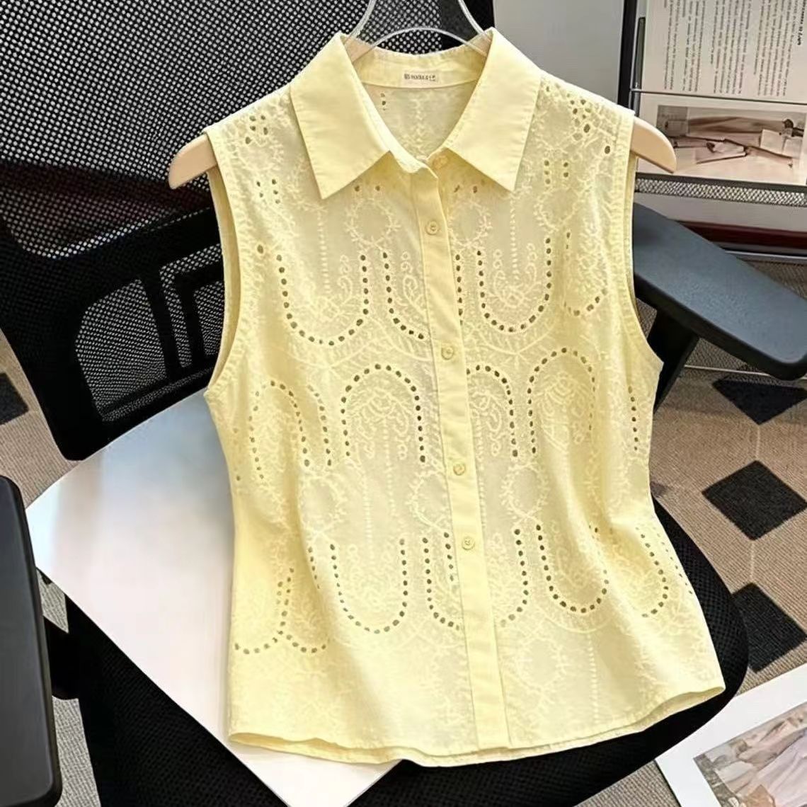 Summer Clothing Trends For Women - 달콤한 민소매 솔리드 넥 버튼 올매치